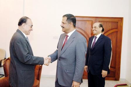 د . مجور يستقبل مبعوث الرئيس الأندونيسي