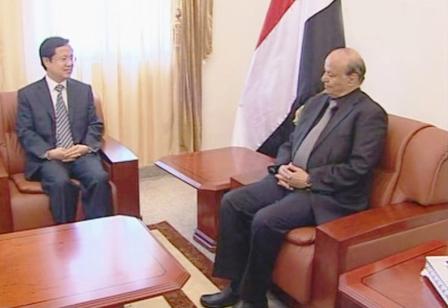 نائب الرئيس خلال استقباله سفير جمهورية الصين الشعبية الجديد أمس