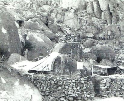 معسكر للملكيين