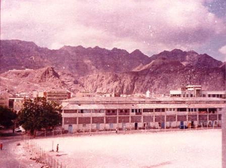 منظر عام لجبل شمسان أمام قصر السلطان