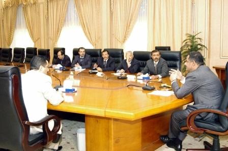 د. مجور لدى ترؤسه الاجتماع / أمس