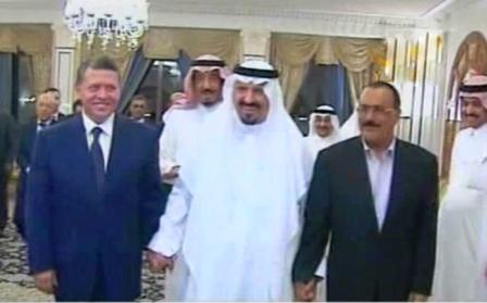 الرئيس والأمير سلطان والملك عبدالله قبيل عقد القمة الثلاثية