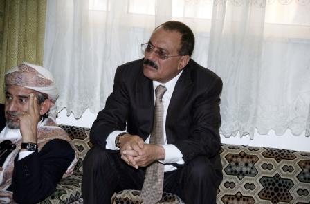 رئيس الجمهورية يتفقد أحوال الأسر اليهودية اليمنية النازحة من منطقة آل سالم بصعدة