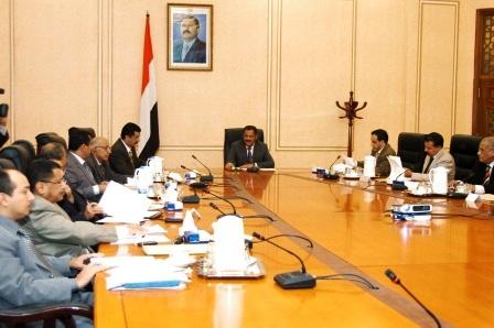 رئيس الوزراء يرأس اجتماع اللجنة العليا لتسويق النفط أمس