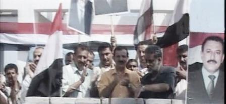 النقيب يدشن خط المياه الجديد في م/لحج