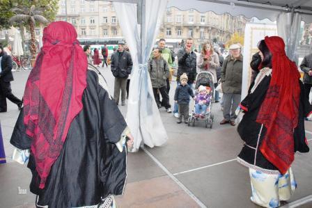 جانب من العروض الفنية والفلكلورية اليمنية الراقصة في فرانكفورت أمس