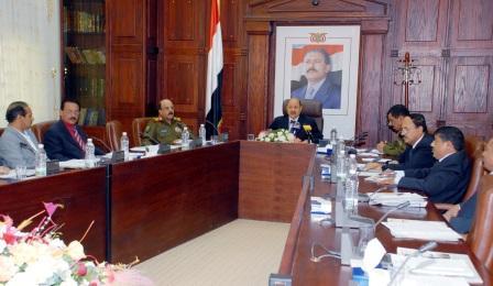 العليمي في ختام ندوة الثورة اليمنية أمس