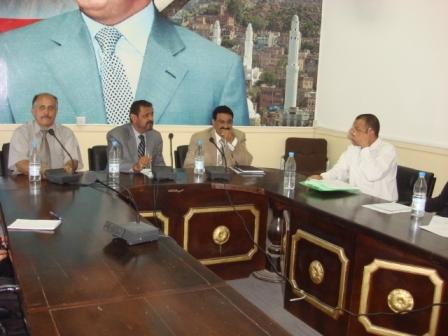 محافظ تعز يتراس اجتماعاً  استثنائياً  لمجلس دعم التنمية الصحية في تعز