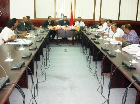 اجتماع الهيئة الادارية لمحلي عدن برئاسة شائف أمس