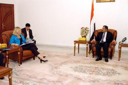 د. مجور لدى لقائه المدير الاقليمي لمنظمة اليونسيف أمس