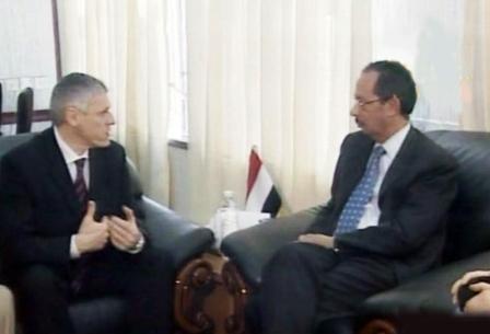 الأرحبي لدى لقائه المسئول الإقليمي لقطاع المياه في بنك الإعمار الالماني أمس