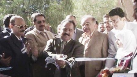 الراعي أثناء افتتاح المقر الجديد للنقابة العامة للمهن التعليمية والتربوية في صنعاء أمس