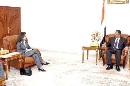 رئيس الوزراء لدى لقائه الوزير الدائم بوزارة التنمية البريطانية