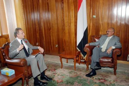 رئيس الجمهورية لدى استقباله رئيس الوزراء البريطاني جوردن براون أمس