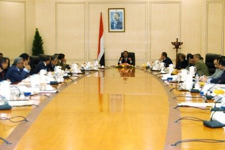 د. مجور لدى ترؤسه اجتماع مجلس الوزراء أمس