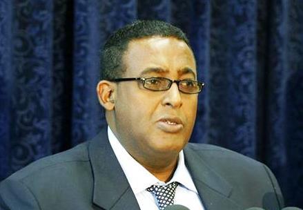 رئيس الوزراء الصومالي عبد الرشيد علي شرماركي خلال مؤتمر صحفي في نيروبي يوم 22 يونيو .