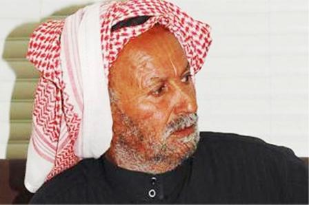 الرجل الثمانيني قدم دمى وألعاباً من أجل إغراء الطفلة بالزواج