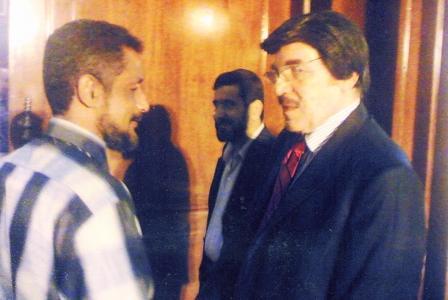 سامي مشلي مع الفنان السوري الكبير (ياسر العظم) سامي مشلي مع الفنان السوري الكبير (ياسر العظم)