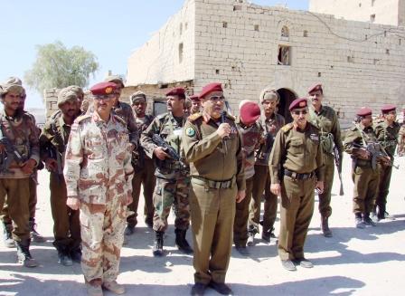 الأشول لدى تفقده الوحدات العسكرية بالصفراء وكتاف بصعدة