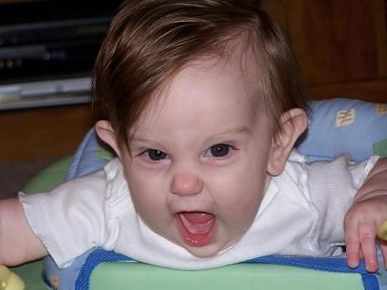 غضب الطفل وابتسامته جميلان