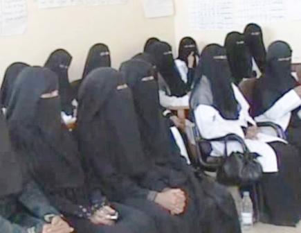 جانب من المشاركات في الدورة