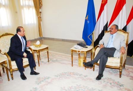 رئيس الجمهورية لدى استقباله  باجمال أمس