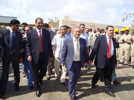 اثناء زيارة مصنع البلاستيك