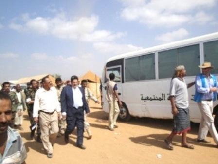 وزير الصحة يتفقد العيادة المتنقلة لجمعية رعاية الاسرة