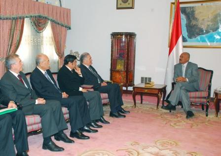 رئيس الجمهورية يستقبل الأحمر