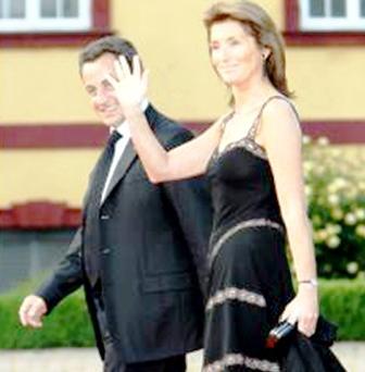 الرئيس الفرنسي مع زوجته السابقة