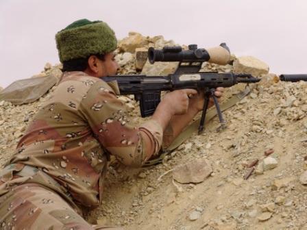 أبطال القوات المسلحة يتصدون للعناصر الإرهابية الحوثية