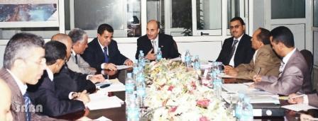 الكرشمي يترأس اجتماعاً للجنة القائمة السوداء