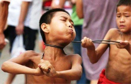 ‎استعراض قوة خطير لطفل صيني