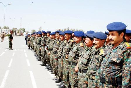 رئيس الجمهورية خلال تفقده معسكر الأمن المركزي