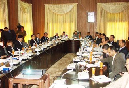 م. كمال الجبري خلال لقائه وفد شركة شبكة البيانات والطاقة الكهربائية الكورية