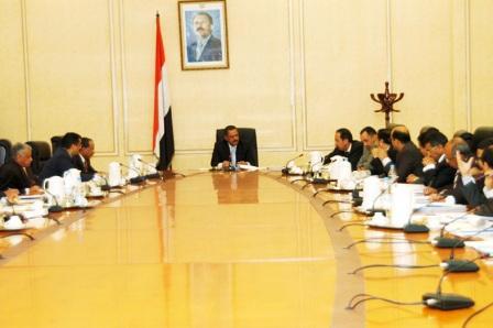 د. مجور لدى ترؤسه اجتماع المجلس الاقتصادي الأعلى