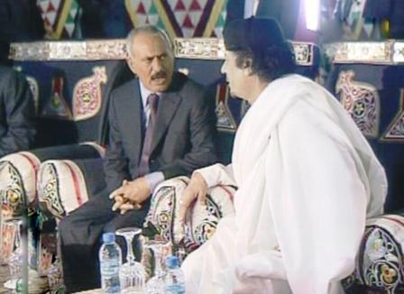 رئيس الجمهورية لدى وصوله مدينة (سرت) لحضور القمة العربية