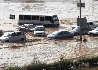 جانب من أضرار السيول والأمطار في المحافظة