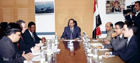 الأرحبي يلتقي بعثة البنك الدولي