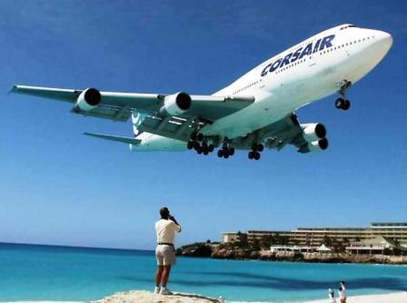 جميل أن نرى الطائرات تحلق فوق رؤوسنا