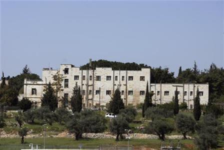 مجمع يعرف باسم فندق شبرد في القدس الشرقية بصورة التقطت يوم أمس  الأربعاء.