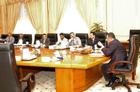 رئيس الوزراء لدى ترؤسه المجلس الأعلى للسياحة أمس