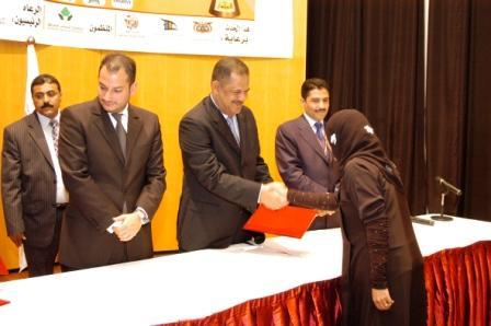 د. مجور في حفل التكريم أمس