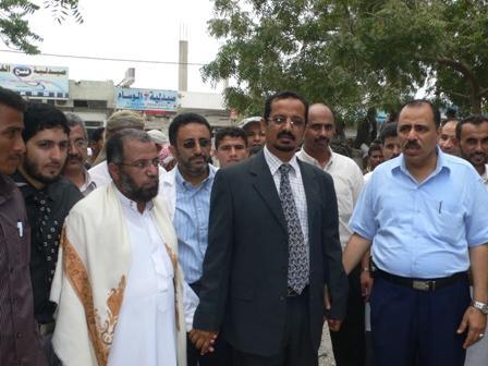 ‎حسن الهيج وعثمان البيضاني والحميري اثناء تدشين المخيم