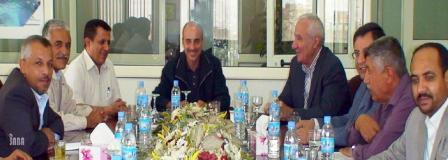 وزير الأشغال لدى لقائه منسق المشاريع القطرية