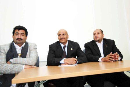 رئيس مجلس الشرف الأعلى لنادي وحدة صنعاء  خلال الاجتماع