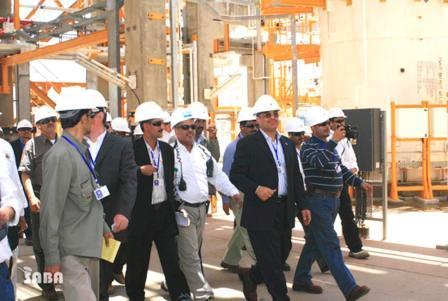وزير النفط يزور خط الانتاج الثاني بمشروع الغاز الطبيعي المسال