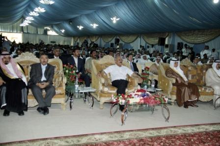 رئيس الجمهورية   خلال حضوره  الحفل الذي اقيم بمناسبة افتتاح مصنع الأسمنت في المكلا