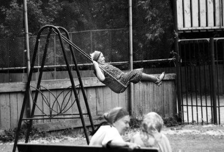 يبدو أنها لم تلعب وهي طفلة