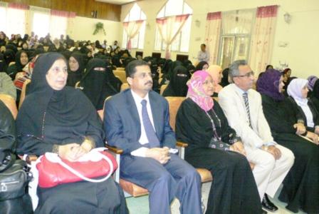 عبد الكريم شايف خلال حضوره الحفل السنوي التتويجي لاحتفالات مارس (اليوم العالمي للمرأة وعيد الأسرة)